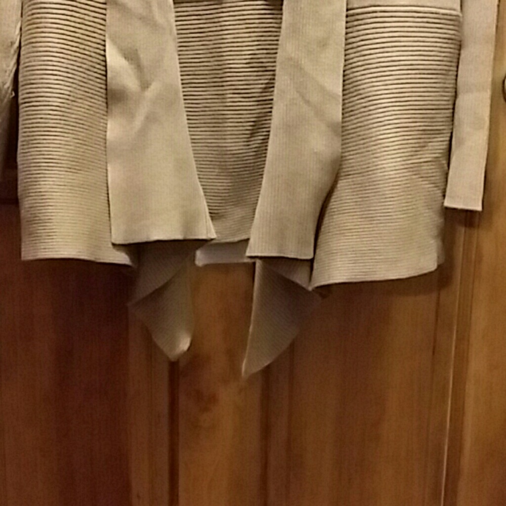 Sweater - Picture 2 of 4